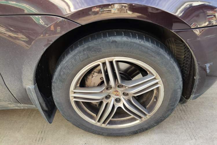 Used Porsche Macan 2014 Macan S 3.0T Right Front Wheel Hub
