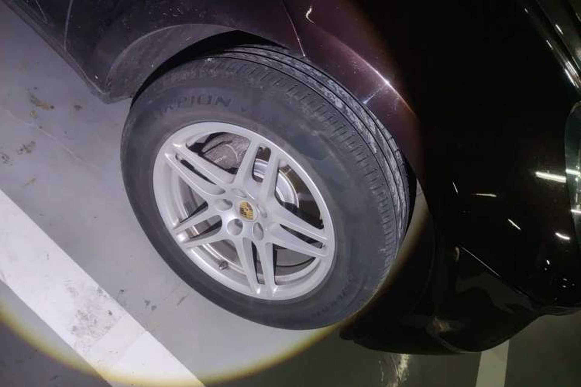 Used Porsche Macan 2014 Macan 2.0T Right Front Wheel Hub