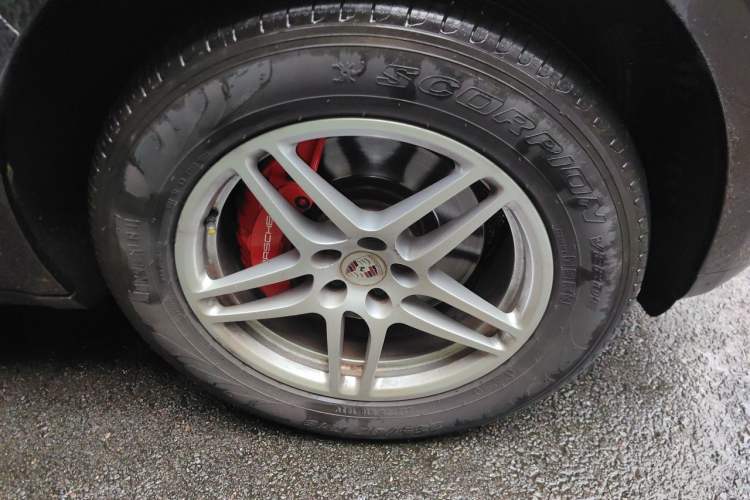 Used Porsche Macan 2014 Macan S 3.0T Right Front Wheel Hub