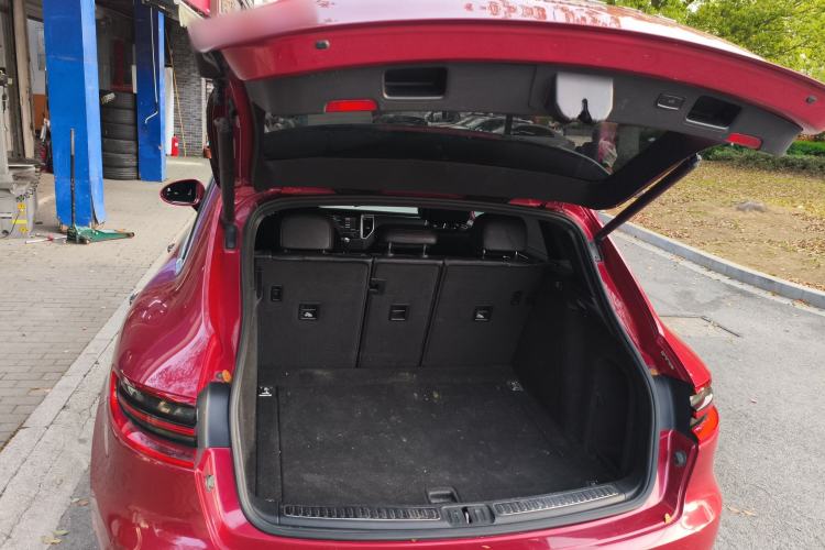 Used Porsche Macan 2014 Macan 2.0T Trunk