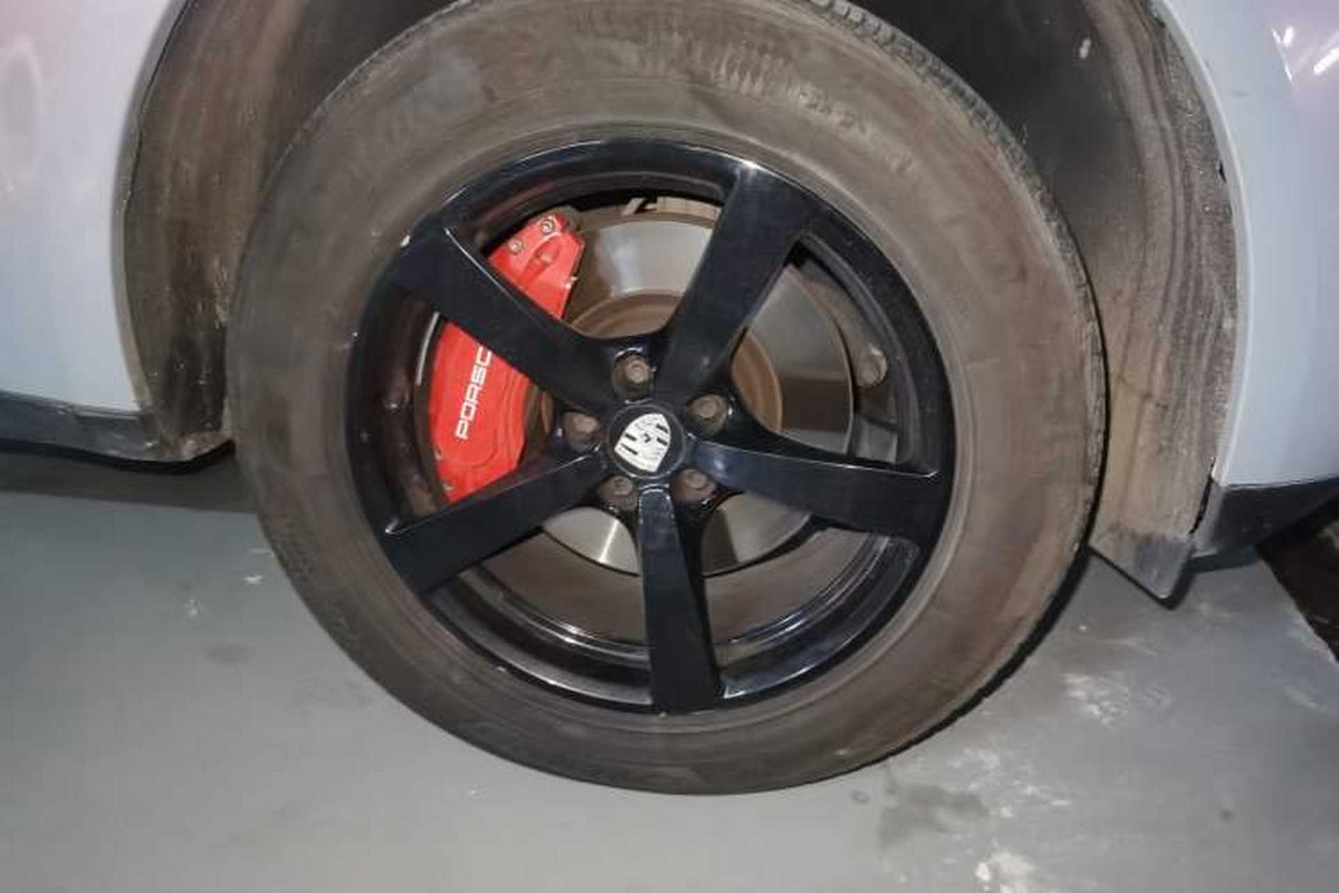 Used Porsche Macan 2014 Macan 2.0T Right Front Wheel Hub