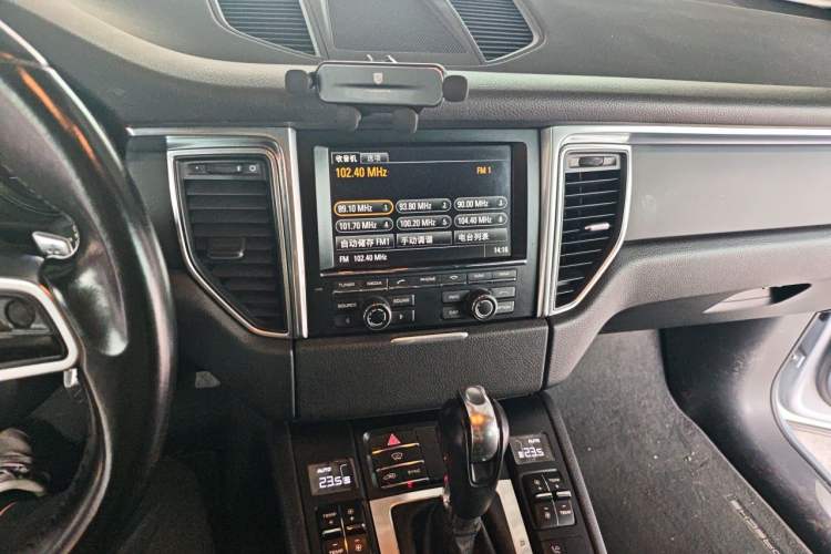 Used Porsche Macan 2014 Macan 2.0T Audio And AC Panel