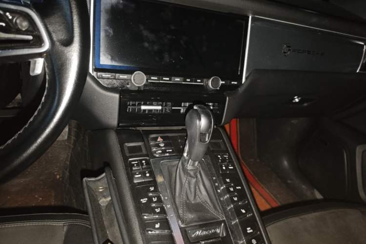 Used Porsche Macan 2014 Macan 2.0T Audio And AC Panel