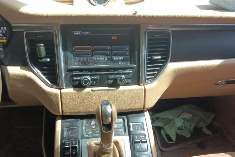 Used Porsche Macan 2014 Macan 2.0T Audio And AC Panel