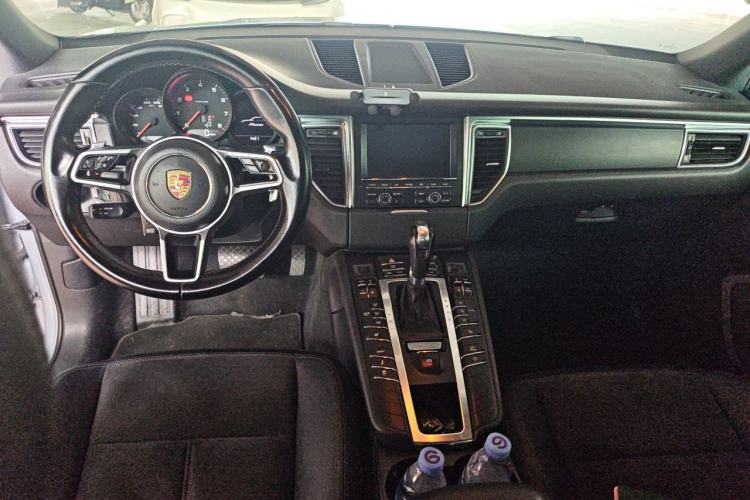 Used Porsche Macan 2014 Macan 2.0T Center Console