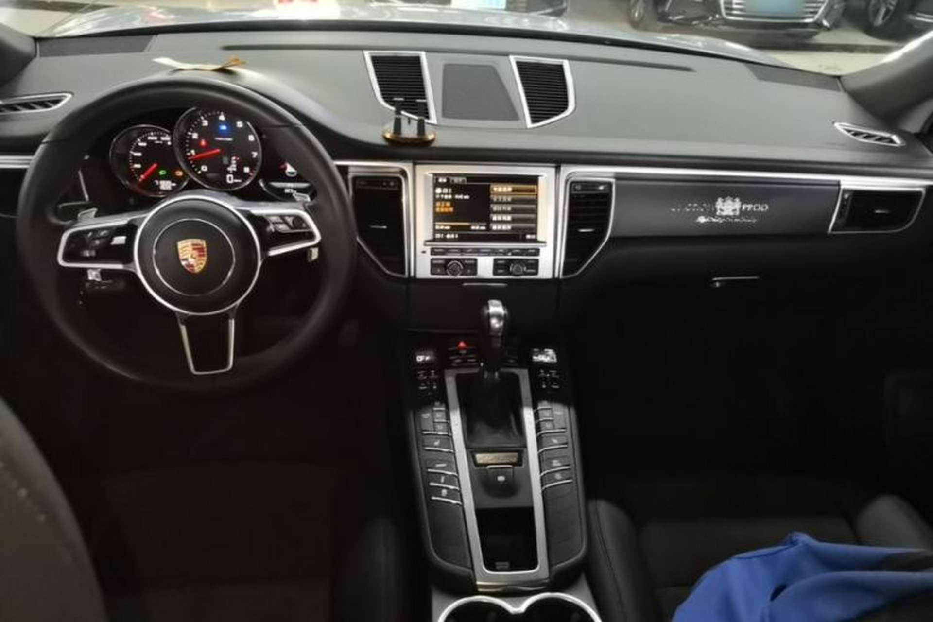 Used Porsche Macan 2014 Macan 2.0T Center Console