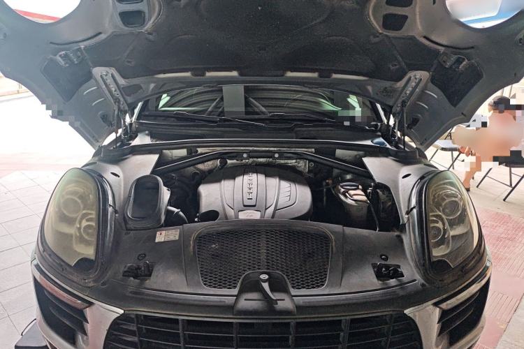 Used Porsche Macan 2014 Macan 2.0T Engine Bay