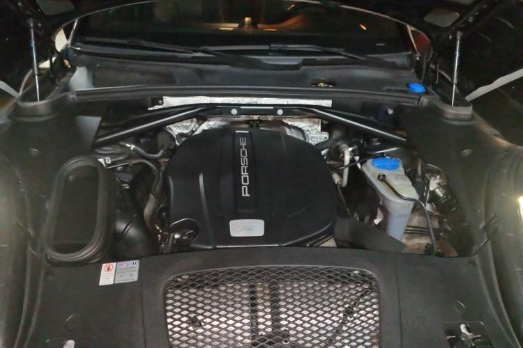 Used Porsche Macan 2014 Macan 2.0T Engine Bay