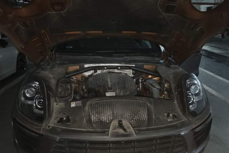 Used Porsche Macan 2014 Macan 2.0T Engine Bay