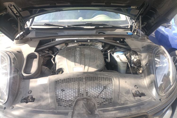 Used Porsche Macan 2014 Macan 2.0T Engine Bay