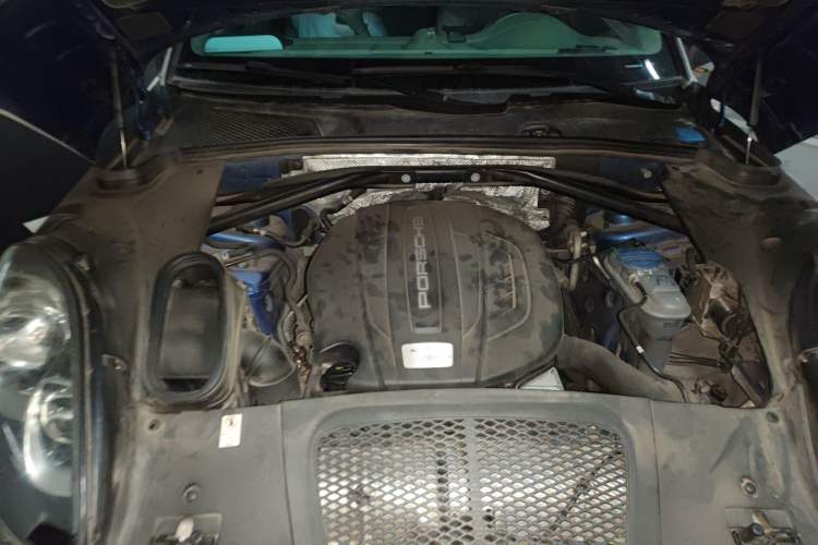 Used Porsche Macan 2014 Macan 2.0T Engine Bay