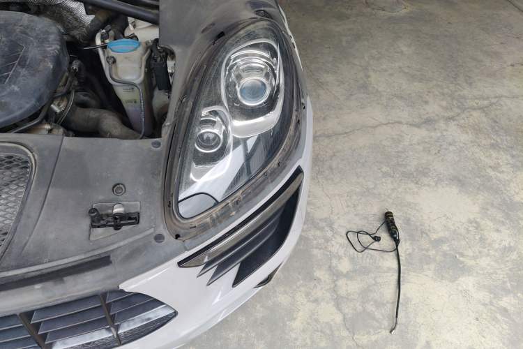 Used Porsche Macan 2014 Macan 2.0T Engine Bay Left