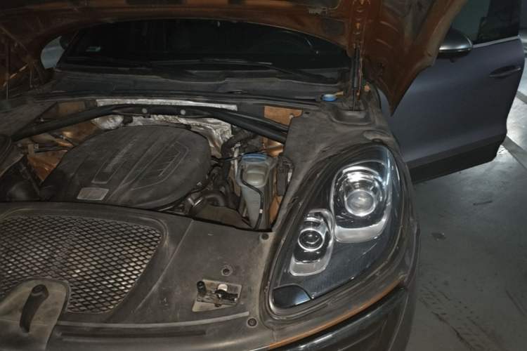 Used Porsche Macan 2014 Macan 2.0T Engine Bay Left