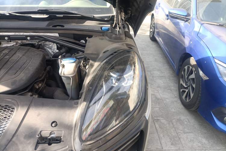 Used Porsche Macan 2014 Macan 2.0T Engine Bay Left