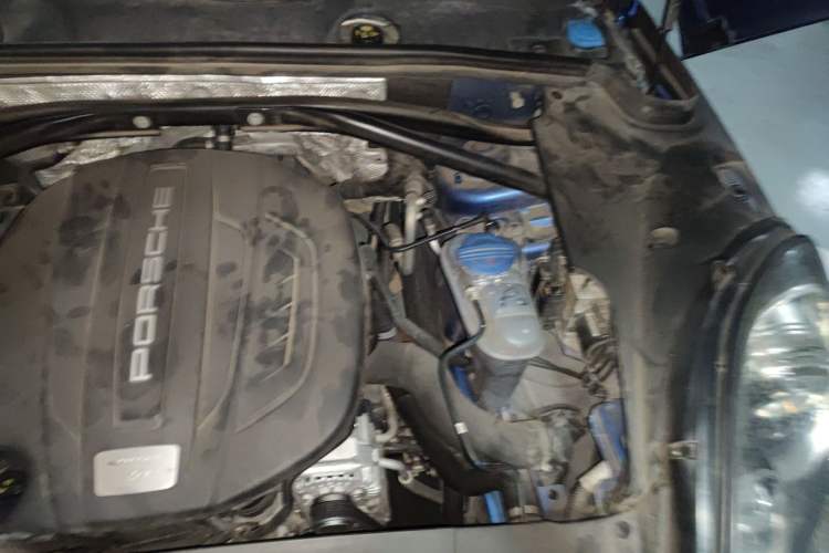 Used Porsche Macan 2014 Macan 2.0T Engine Bay Left