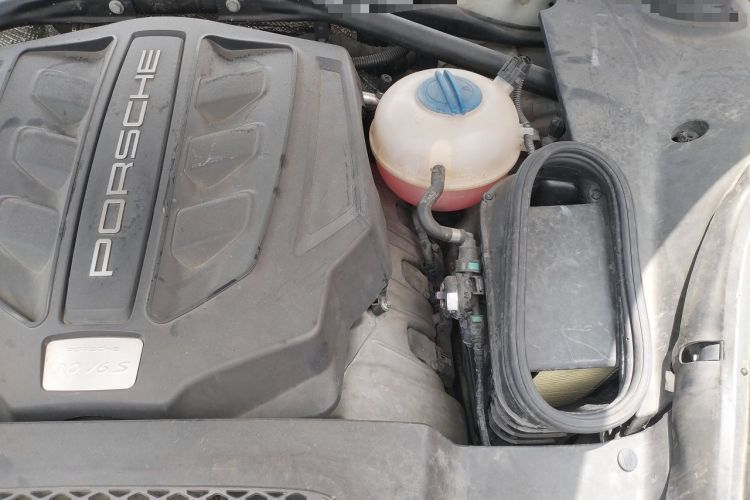 Used Porsche Macan 2014 Macan S 3.0T Engine Bay Left