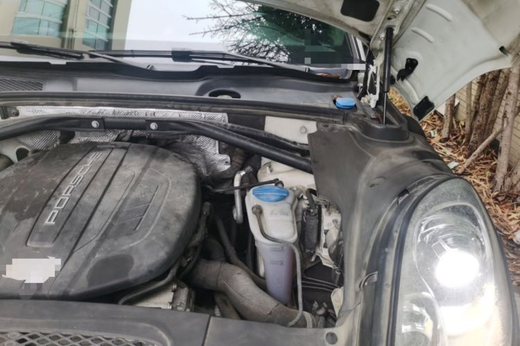 Used Porsche Macan 2014 Macan 2.0T Engine Bay Left