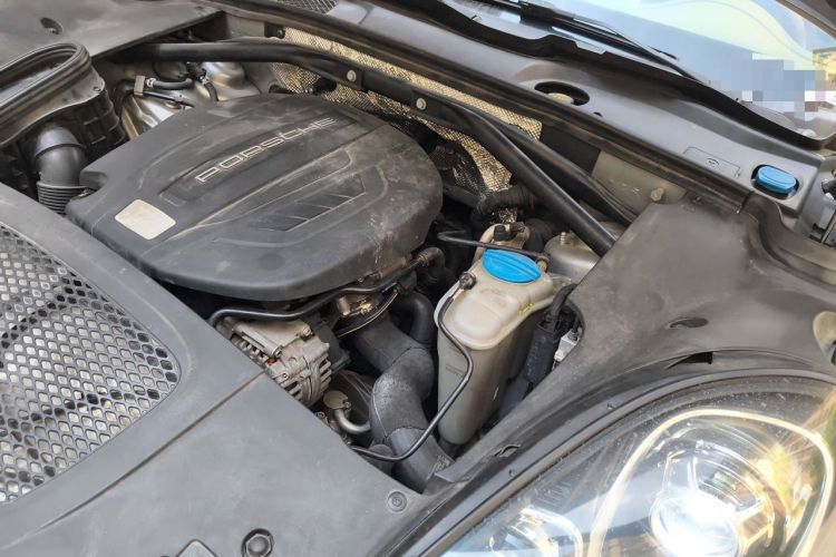 Used Porsche Macan 2014 Macan 2.0T Engine Bay Left