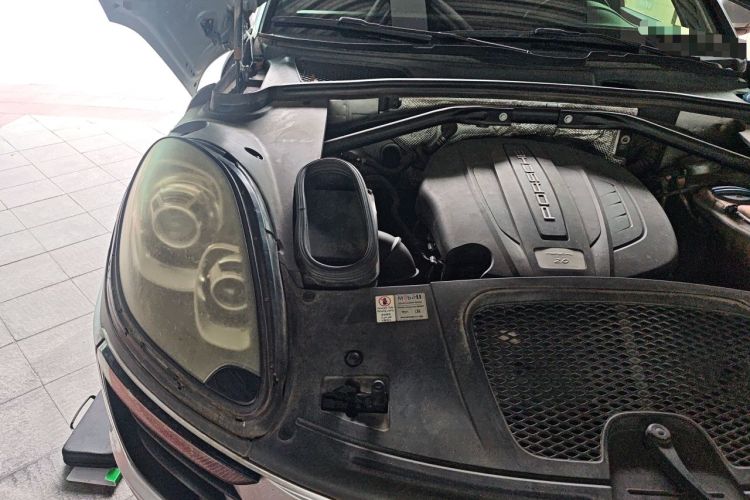 Used Porsche Macan 2014 Macan 2.0T Engine Bay Right