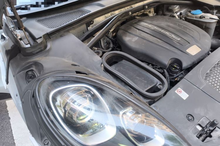 Used Porsche Macan 2014 Macan 2.0T Engine Bay Right