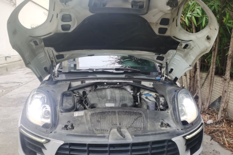Used Porsche Macan 2014 Macan 2.0T Engine Bay