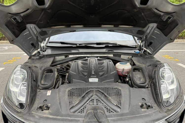 Used Porsche Macan 2014 Macan S 3.0T Engine Bay