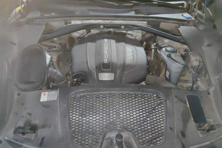 Used Porsche Macan 2014 Macan 2.0T Engine Bay