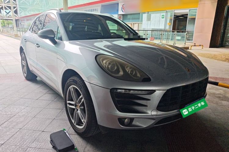 Used Porsche Macan 2014 Macan 2.0T Front Right 45 Deg