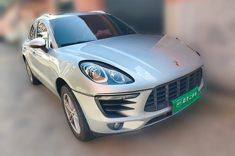 Used Porsche Macan 2014 Macan 2.0T Front Right 45 Deg