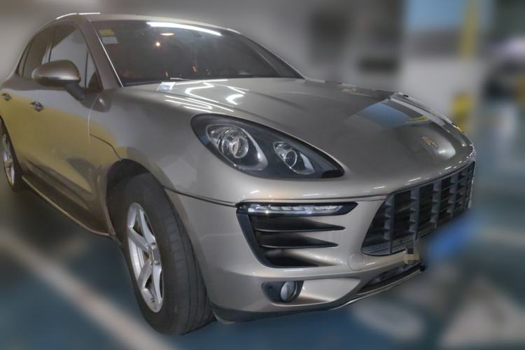 Used Porsche Macan 2014 Macan 2.0T Front Right 45 Deg