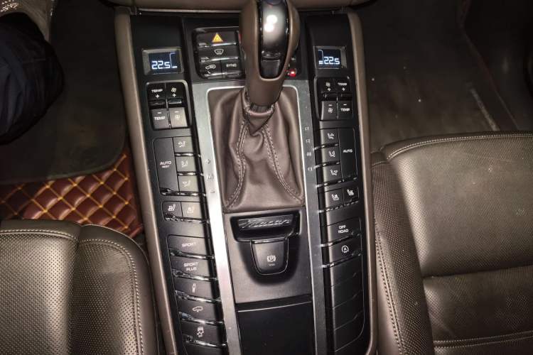 Used Porsche Macan 2014 Macan Turbo 3.6T Gear Lever
