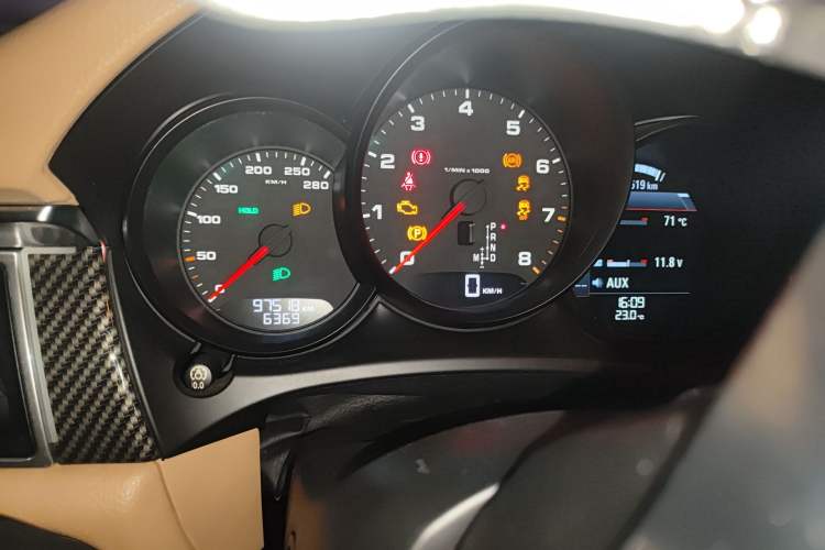 Used Porsche Macan 2014 Macan 2.0T Instrument Cluster