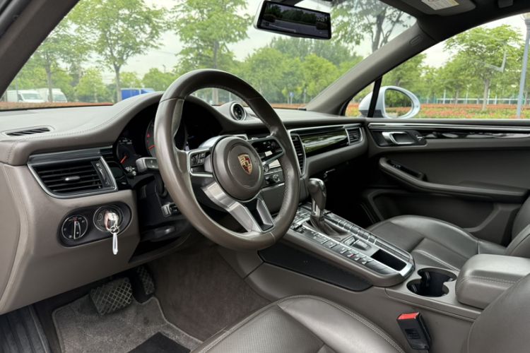 Used Porsche Macan 2014 Macan S 3.0T Interior 10