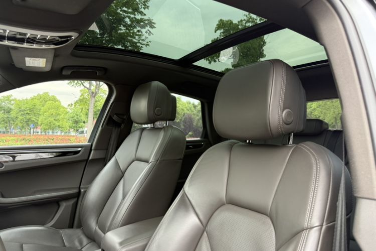 Used Porsche Macan 2014 Macan S 3.0T Interior 9