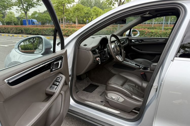 Used Porsche Macan 2014 Macan S 3.0T Left Front Seat