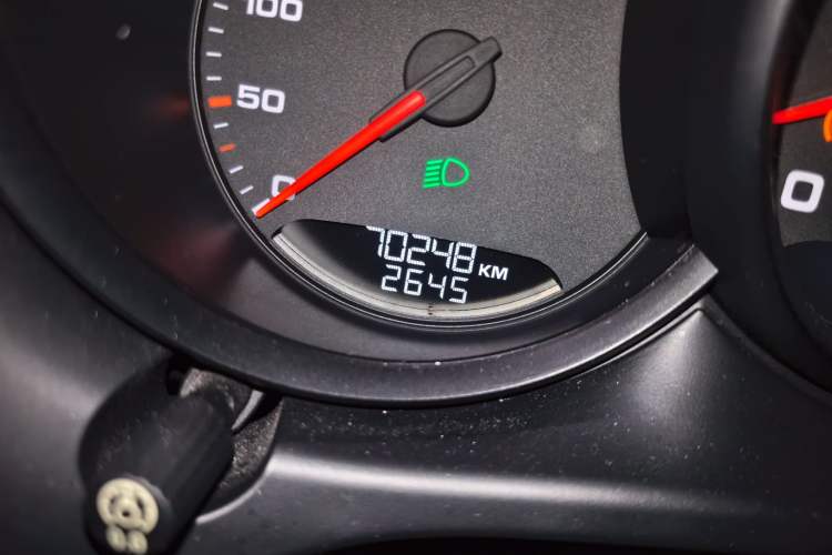 Used Porsche Macan 2014 Macan Turbo 3.6T Odometer Close Up