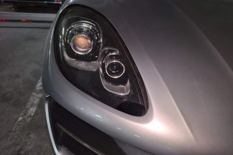Used Porsche Macan 2014 Macan Turbo 3.6T Right Front Headlight