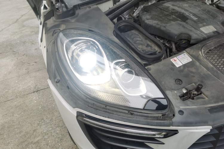 Used Porsche Macan 2014 Macan 2.0T Right Front Headlight
