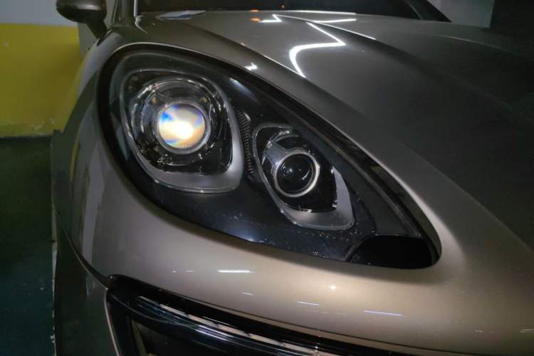 Used Porsche Macan 2014 Macan 2.0T Right Front Headlight