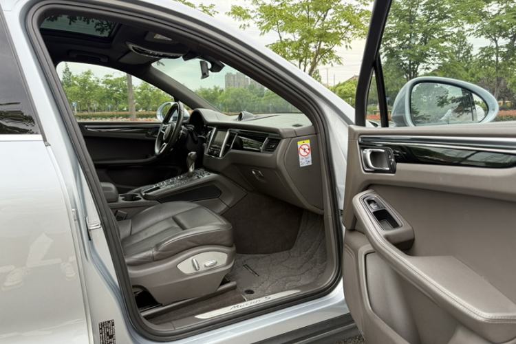 Used Porsche Macan 2014 Macan S 3.0T Right Front Seat