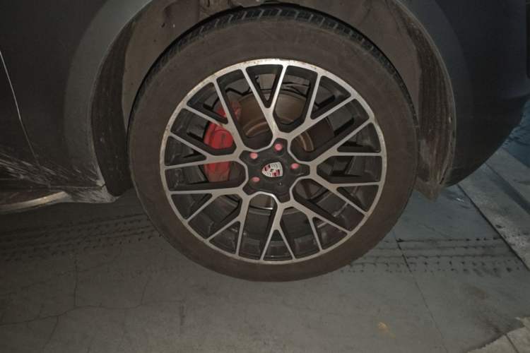 Used Porsche Macan 2014 Macan 2.0T Right Front Wheel Hub