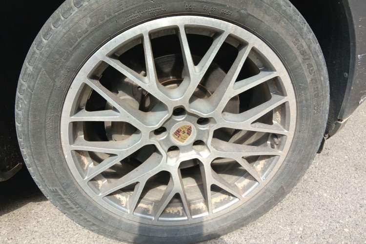 Used Porsche Macan 2014 Macan 2.0T Right Front Wheel Hub
