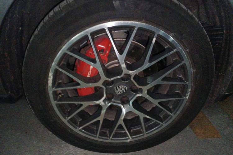 Used Porsche Macan 2014 Macan S 3.0T Right Front Wheel Hub