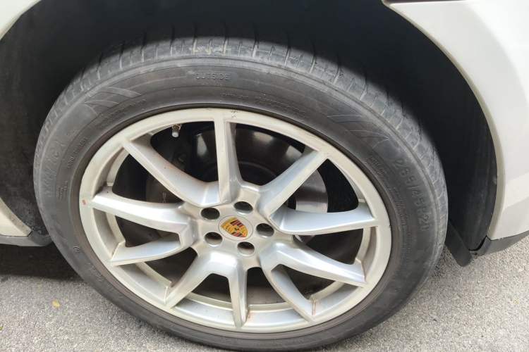 Used Porsche Macan 2014 Macan 2.0T Right Front Wheel Hub