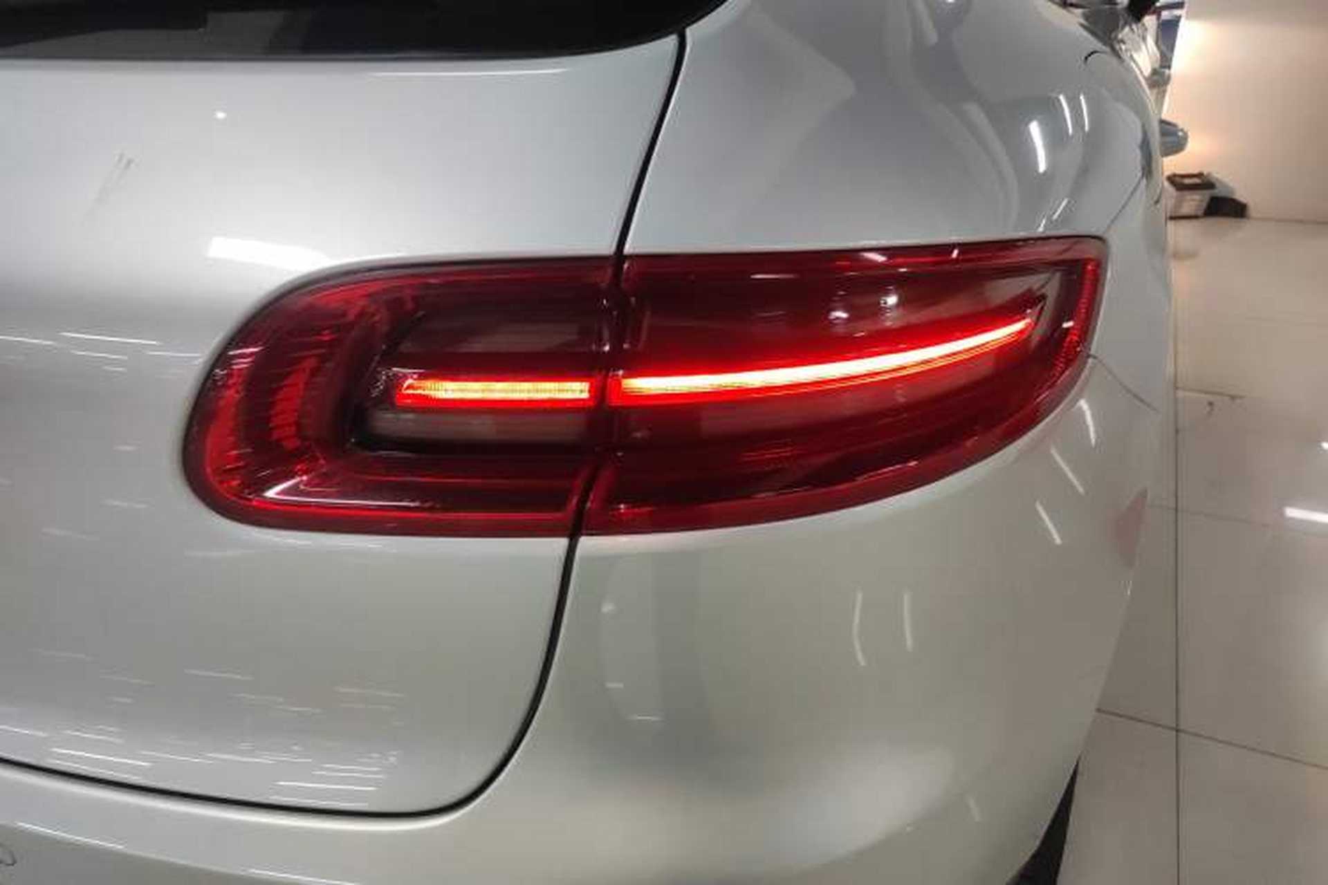 Used Porsche Macan 2014 Macan 2.0T Right Rear Taillight