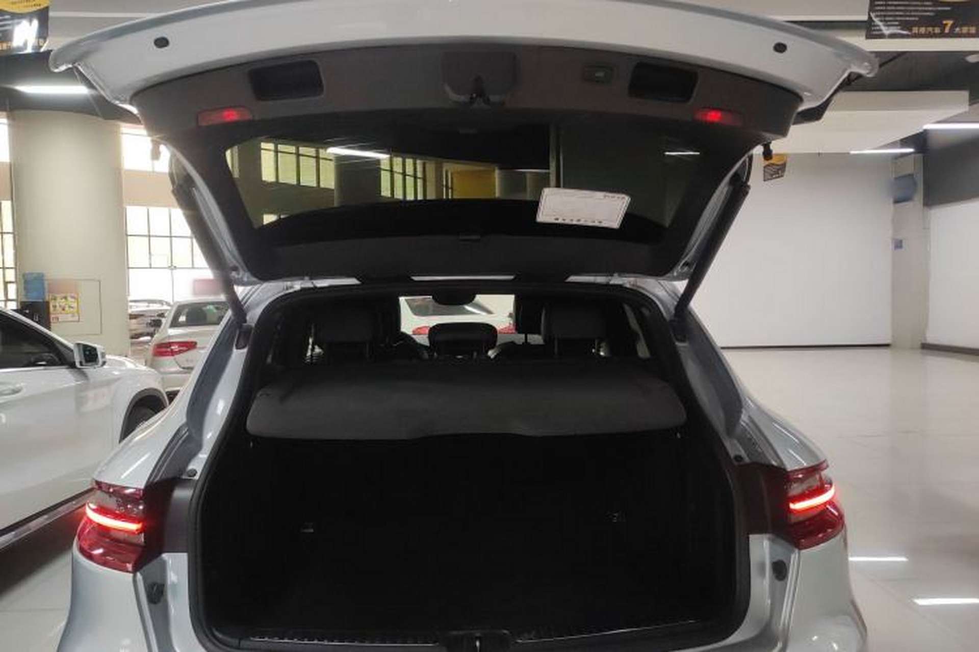 Used Porsche Macan 2014 Macan 2.0T Trunk