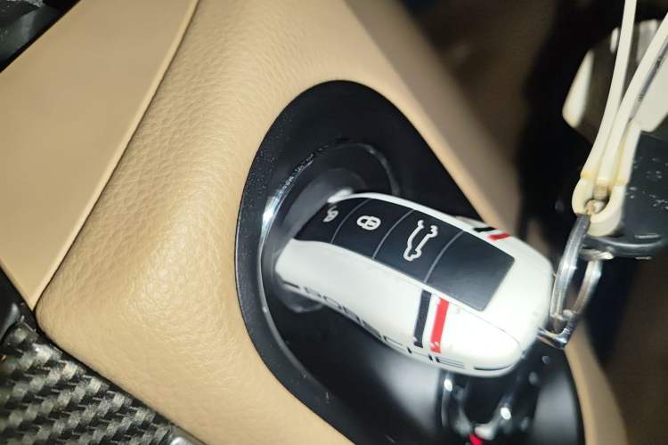 Used Porsche Macan 2014 Macan 2.0T Vehicle Key