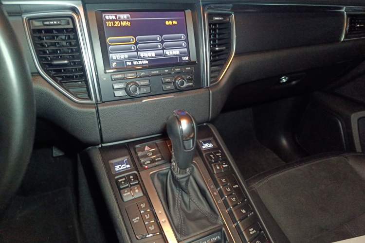 Used Porsche Macan 2014 Macan 2.0T Audio And AC Panel