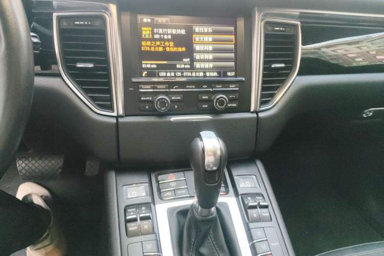Used Porsche Macan 2014 Macan S 3.0T Audio And AC Panel