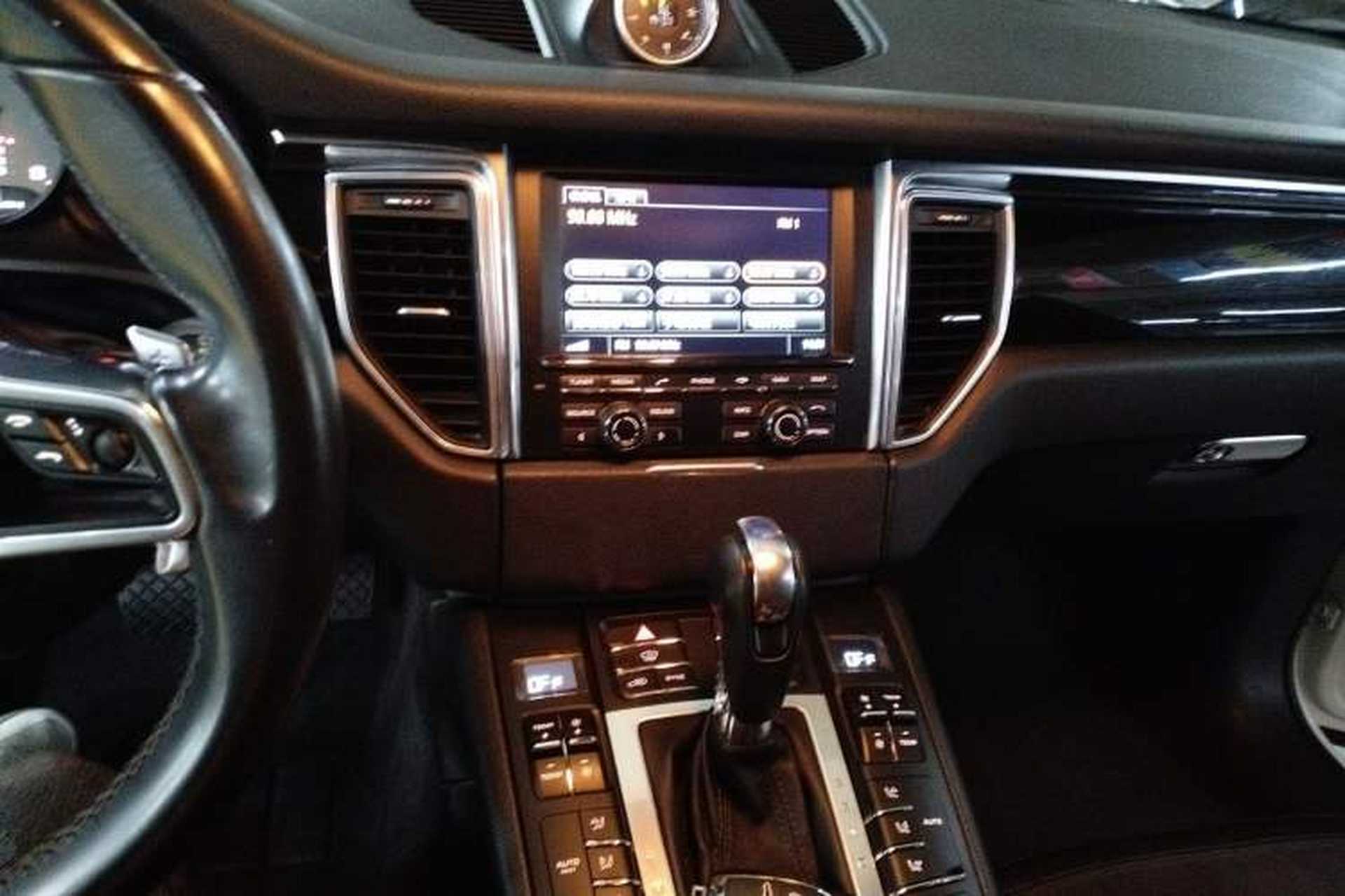 Used Porsche Macan 2014 Macan S 3.0T Audio And AC Panel